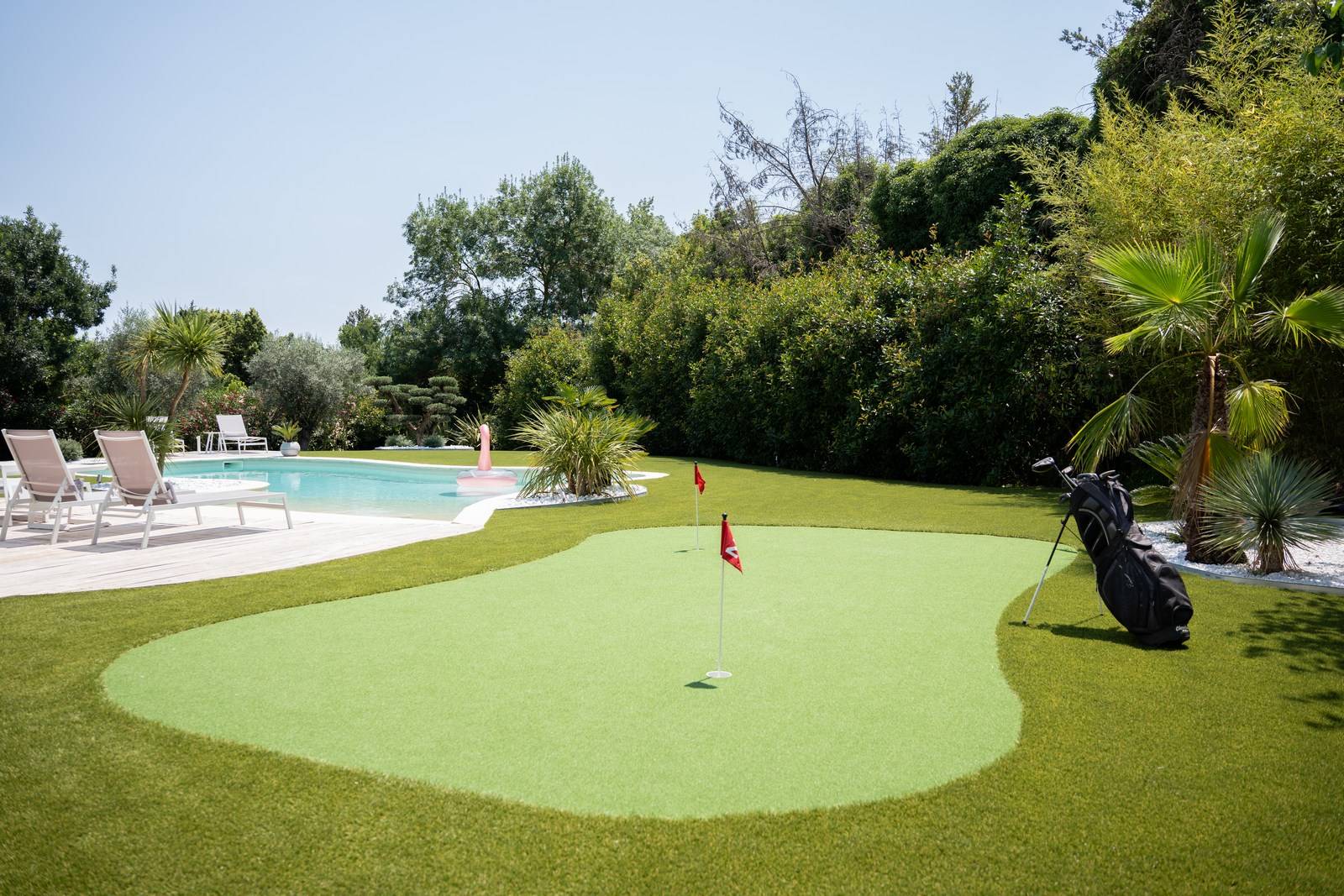 Pose de putting green de golf professionnel sur Opio Alpes Maritimes
