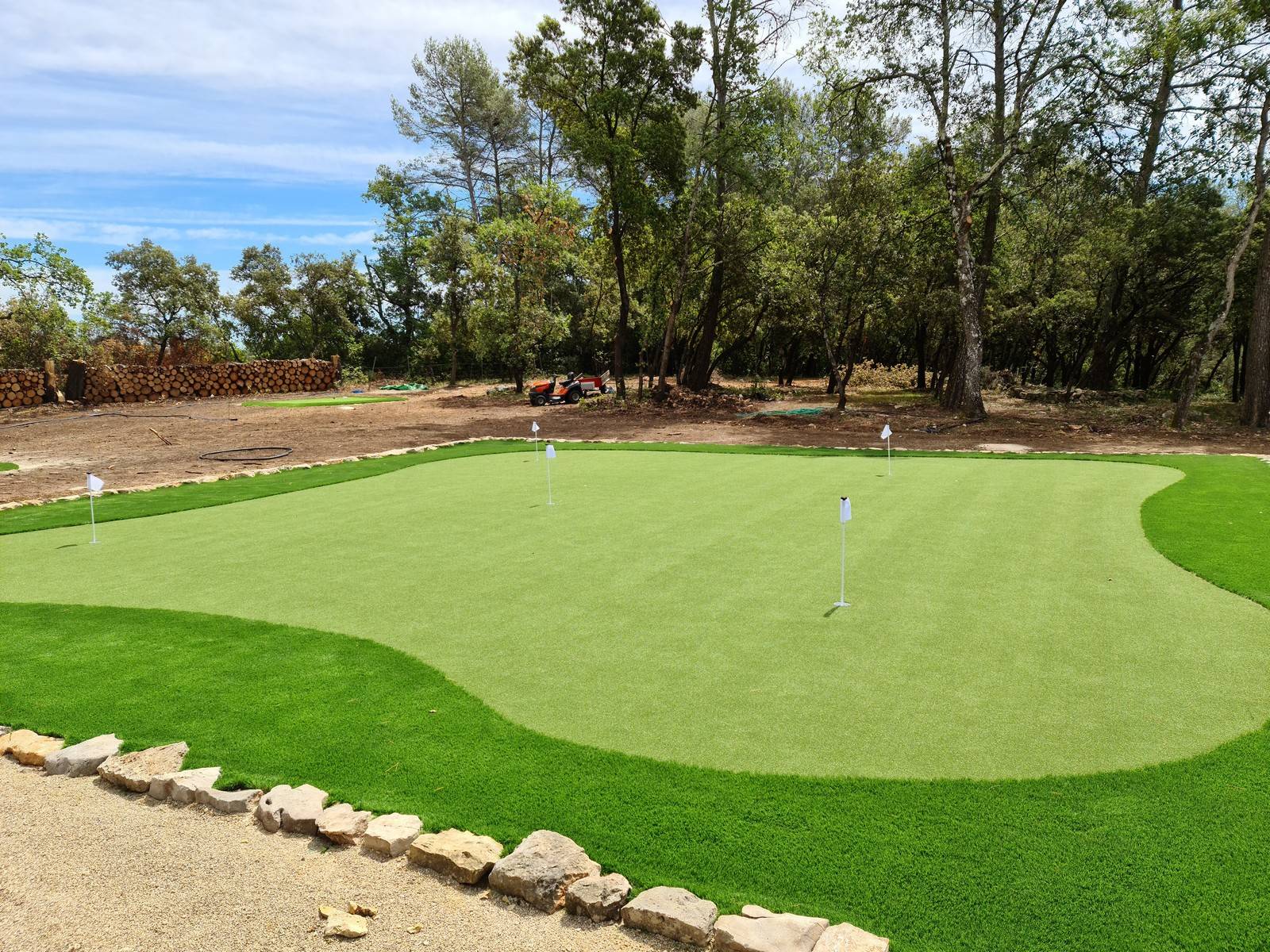 Réalisation d'un putting green héliport à Lorgues