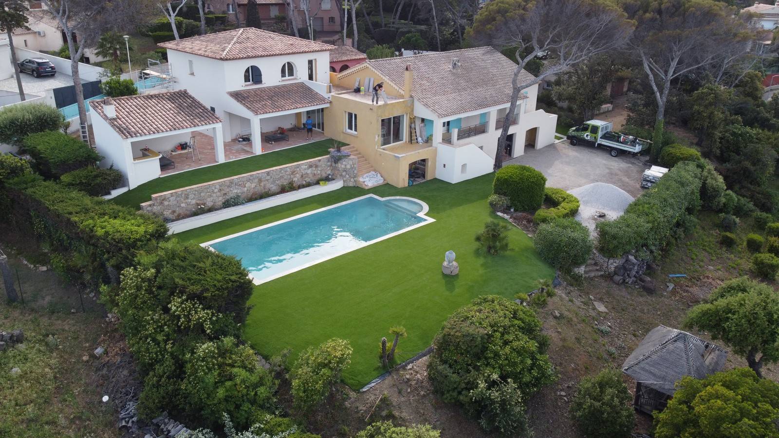 Gazon synthétique de qualité rentable et durable dans le Var