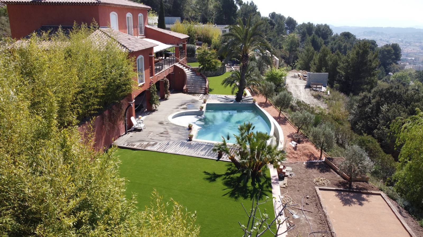 Destockage et promotion de gazon synthétique vers Nice proche de Saint-Laurent-du-Var