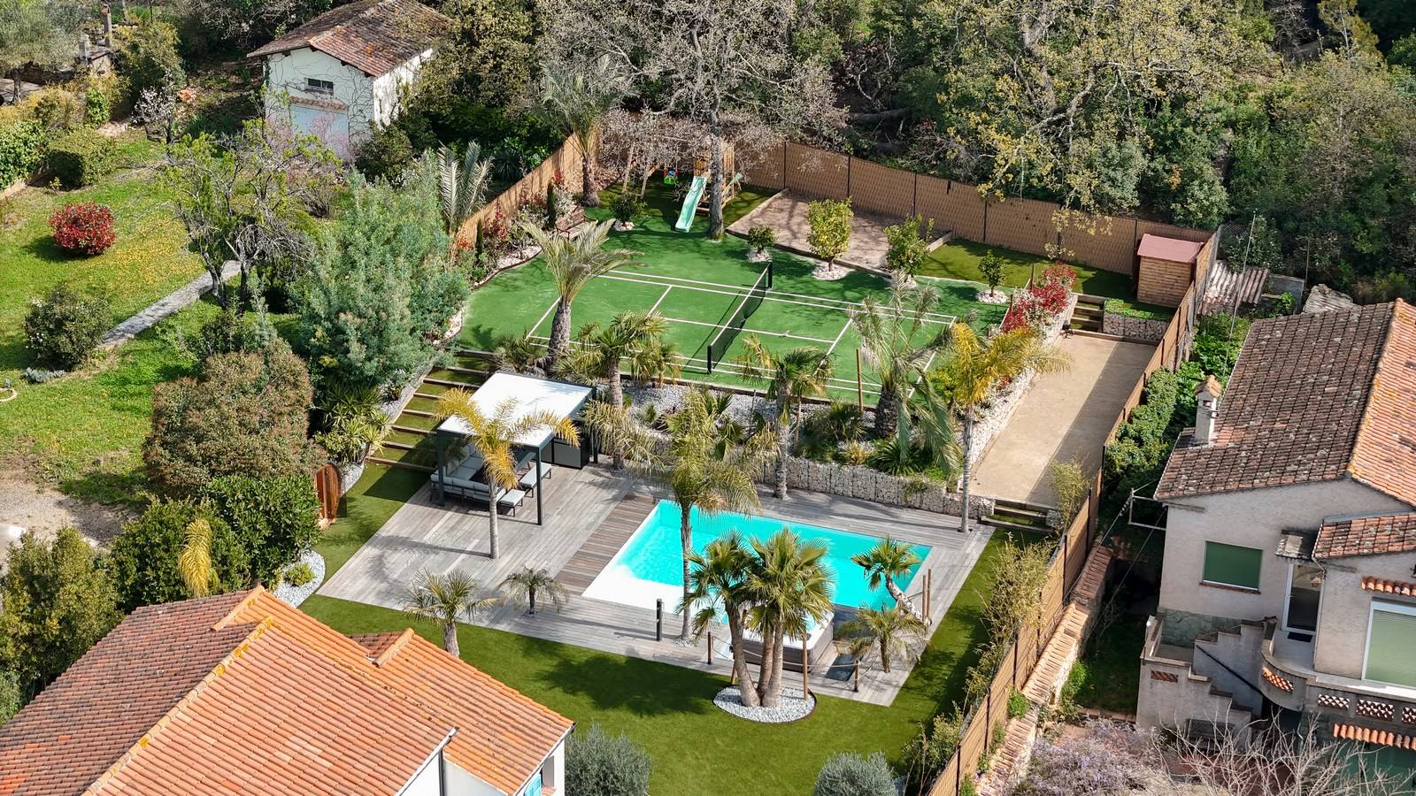 Un aménagement paysager exceptionnel et haut de gamme à Fréjus près de Saint-Raphaël, dans le Var, pour des clients exigeants