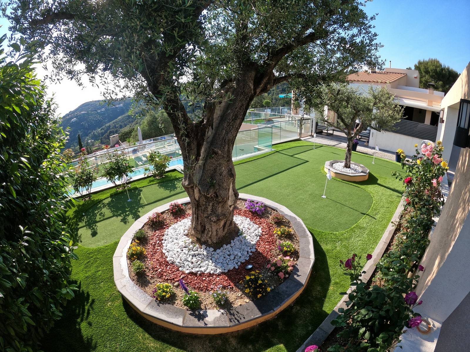 Acheter un gazon synthétique à mémoire de forme Antibes dans les Alpes Maritimes