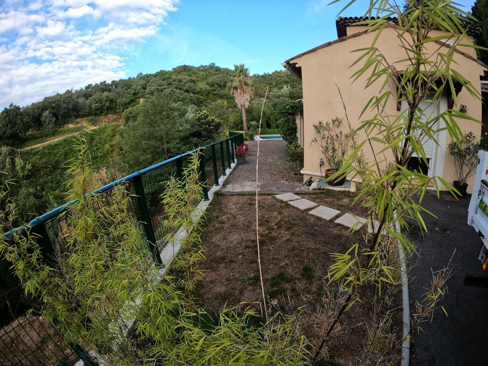 Situation avant, de la terrasse de ce client près de Grasse