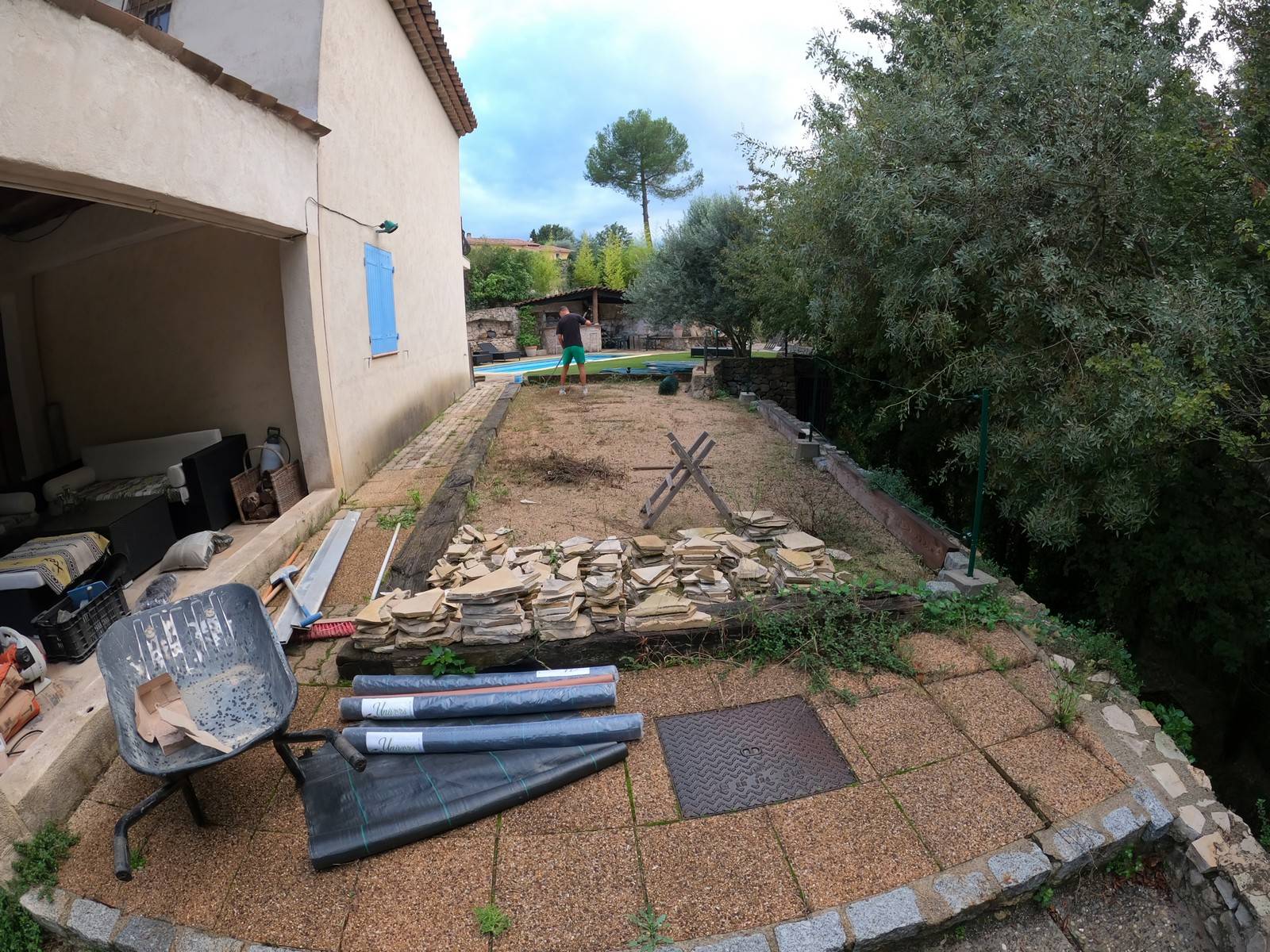Installation d'une petite zone d'entrainement au golf chez un particulier à Mouans Sartoux près de Grasse