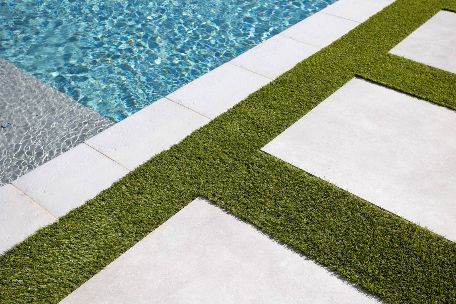 Devis et échantillon gratuits pelouse synthétique 06