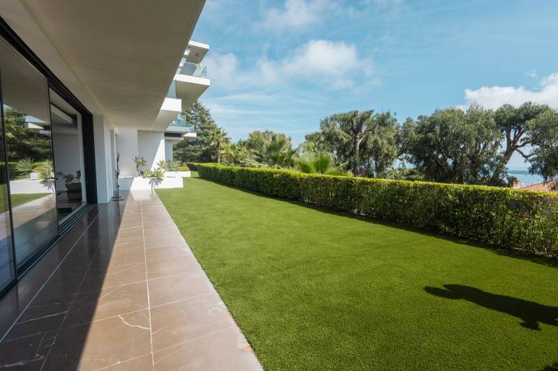 meilleur gazon synthétique pour jardin dans les Alpes Maritimes