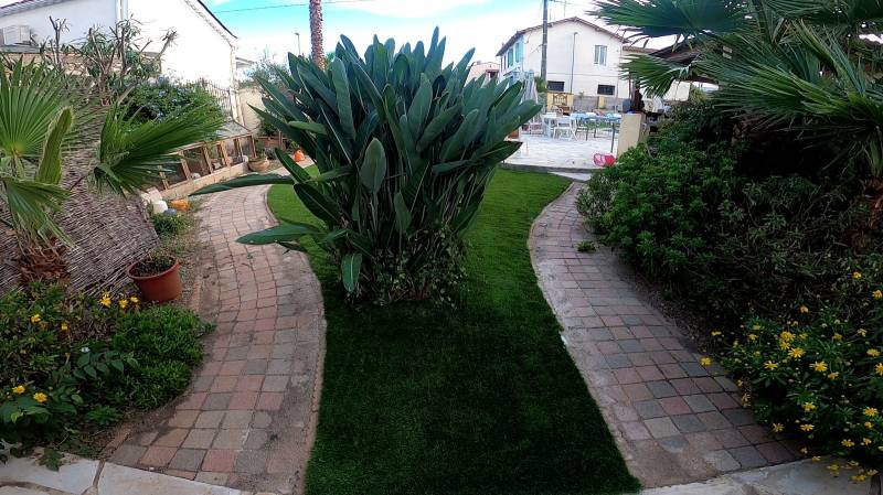 Rencontre avec notre client pour l'installation de 220m² d'herbe synthétique dans le 06